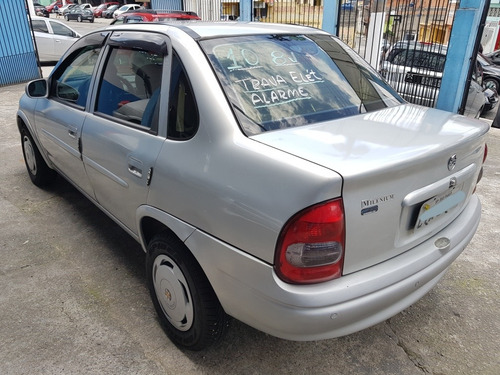 Chevrolet Corsa Sedan 1.0 Super Milenium 4p 2002