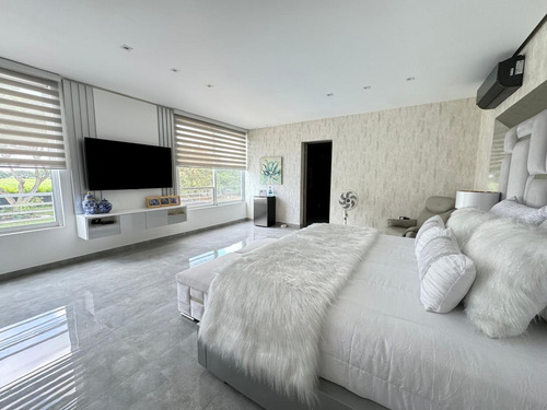 Venta Espectacular Y Lujosa Casa En Rozo