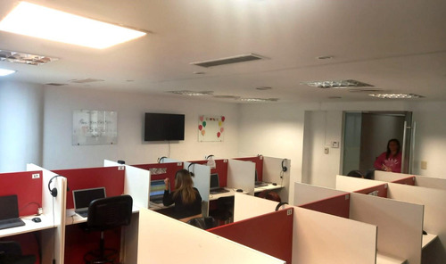 Excelente Oficina De 103 M2 En San Isidro Cerca De Panamericana