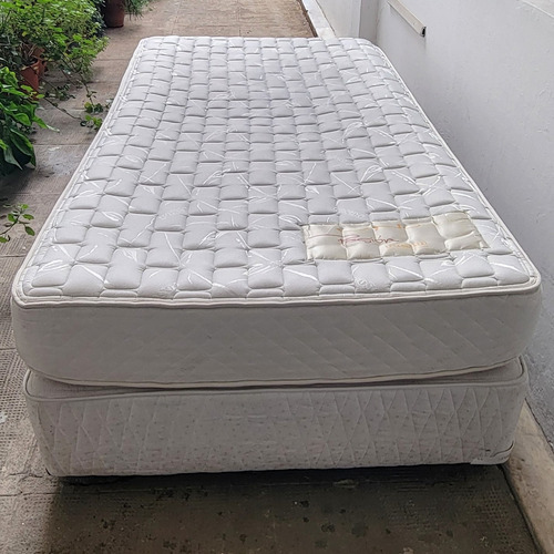 Sommier Con Colchon Plaza Y Media 100x190cm Rosen Resortes Beige (Usado)