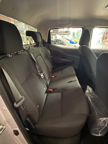 Nissan Frontier 2.5 Se Dc 4X2 Mt
