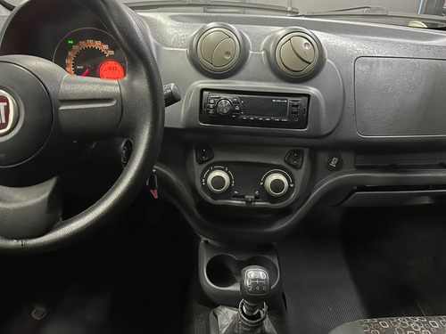 Fiat Uno Uno Vivace 1.0 8V (Flex) 4p