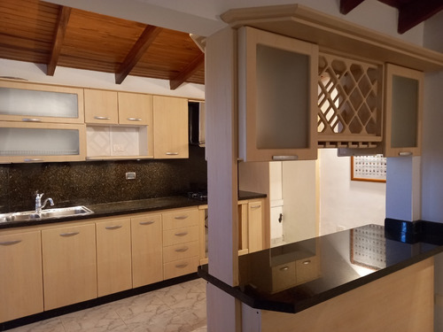 Imagen 2 de 12 de Casa Con Distinguida Amplitud, Elegante Cocina Empotrada, Acabados De Primera. Circuito Cerrado. # 22-7504