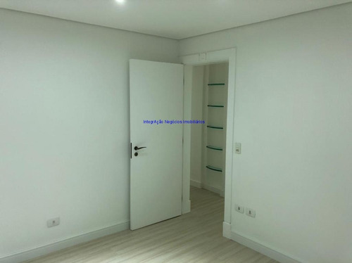 Imagem 17 de 30 de Apartamento 195m², 04 Dormitórios (sendo 02 Suítes), 03 Banheiros E 03 Vagas Na Garagem. Condomínio Com Portaria, Segurança 24hrs. Piscina, Salão - 21061612 - 69669524