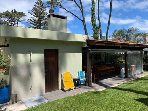 Casa En Venta De 3 Dormitorios En Playa Mansa