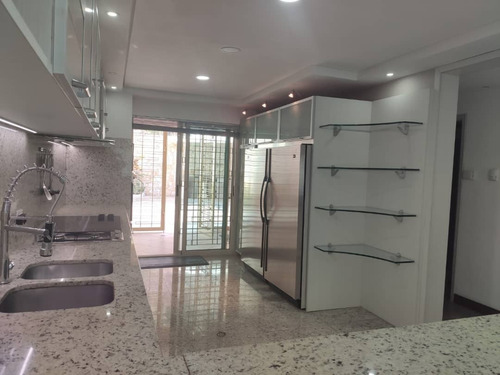 Imagen 7 de 17 de Venta De Townhouse En Altos De Guataparo Vista El Lago Mp