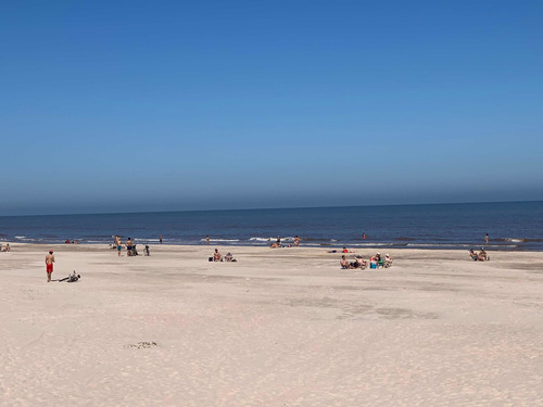 Alquiler Casa Con Piscina A Metros Del Mar Solymar