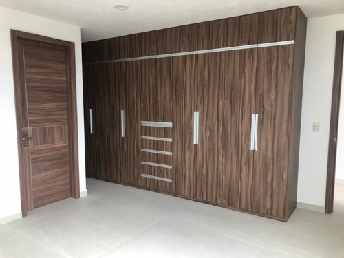 Venta De Casa En Metepec, En El Residencial Amalfi
