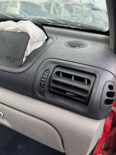 Renault Clio Sedan 1.0 16v 70cvs Gasolina 2004/2005-peças