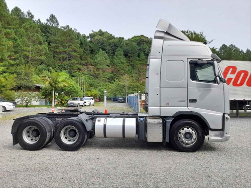 Imagem 4 de 14 de Volvo Fh 460 6x2t 2014/2014 I-shift Globetrotter
