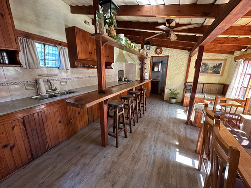 Casa En Venta 3 Dormitorios Y Barbacoa En Ciudad De La Costa Solymar