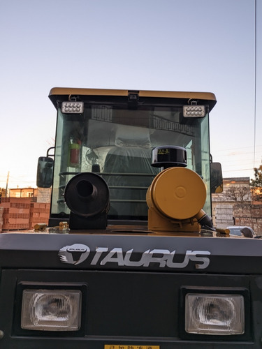 Pala Cargadora Taurus Ctx 918 - 2016 - 0,5 Mts - 375 Hs Uso