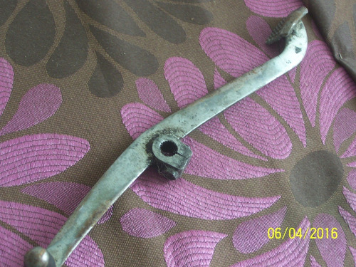 Imagen 3 de 5 de Vendo Pata De Cambio De Yamaha Yb 50 Original