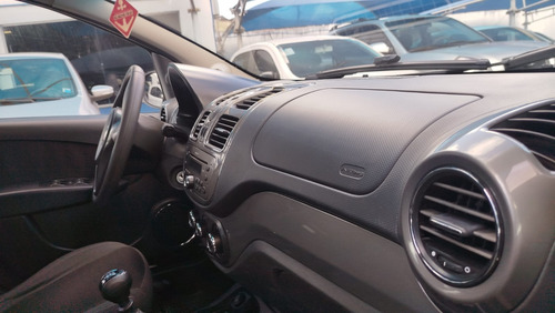 Fiat Grand Siena 1.6 16v Essence Flex Dualogic 4p
