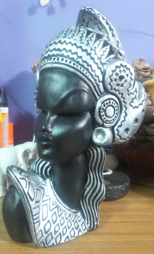 Negra Africana Java Busto