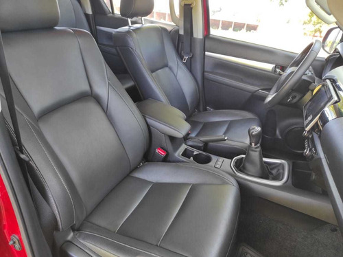 Toyota Hilux 2.8 Cd Srv Pack 177cv 4x2 2016