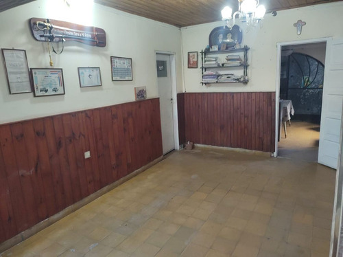 Excelente Casa, Sobre Calle Ferré(céntrica)