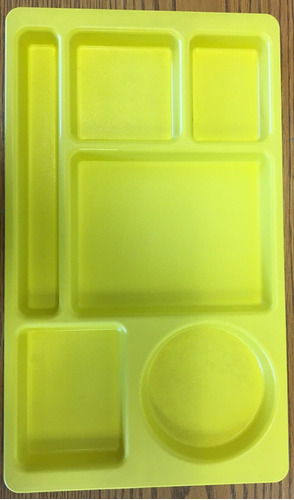 12 Yellow Cambro 915cp Six Compartment Stacking Trays 9  Zze