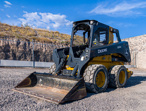 2021 Mini Cargador John Deere 332g