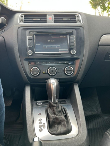 Imagen 13 de 14 de Volkswagen Vento 2014 2.0 Sportline Tsi 200cv Bi-xenon Dsg