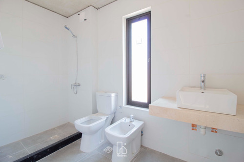 Venta Casa Barra Carrasco 3 Dormitorios - A Estrenar- Jardín Parrillero - 2 Garajes
