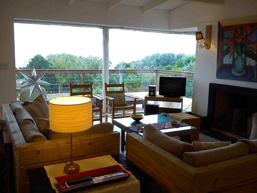 Casa En Venta De 3 Dormitorios En El Chorro