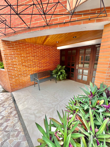 Apartamento En Res. Ineska, Mañongo / Valencia