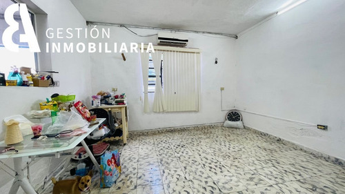 Imagen 6 de 9 de Casa En Venta En Esq. Sobre Circuito Colonias Y Garcia Giner