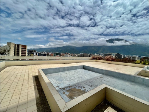 Se Vende Pb 400m2 + 400m2 Terraza 4h+s+e/5b/2p Lomas De Las Mercedes