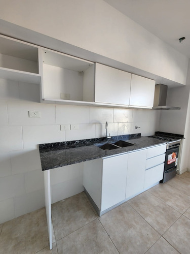 Imagen 5 de 10 de Hermoso Departamento 2 Ambientes Con Cochera Monte Grande