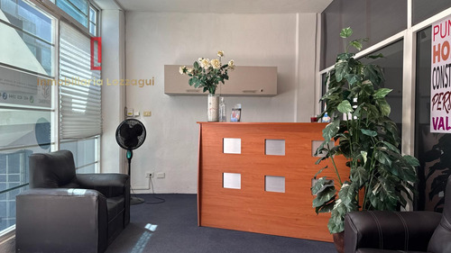 Oficinas En Renta Frente A Plaza Candiles, Corregidora, Querétaro