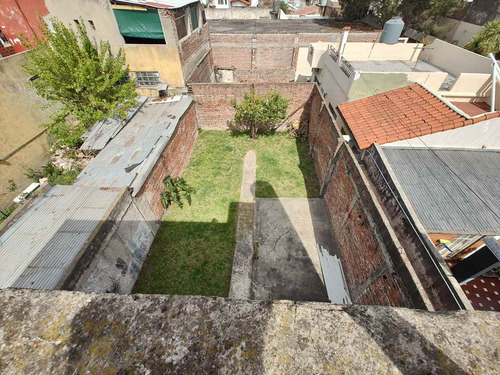 Vivienda Con Galpón En Lanus Oeste