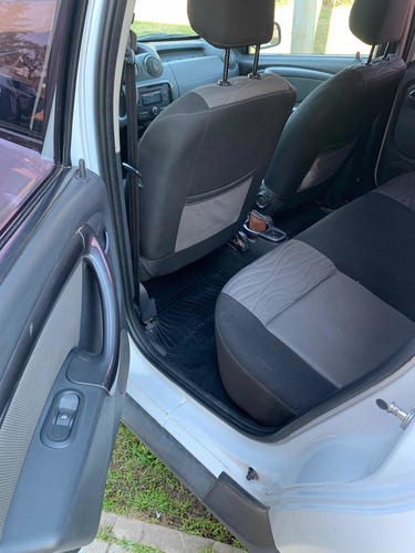 Imagen 8 de 8 de Renault Duster 2.0 4x4 Luxe Nav 138cv 2014