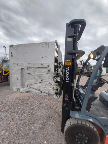 Autoelevador Toyota 32-8fd25 Con Clamp Cascade 2 Metros