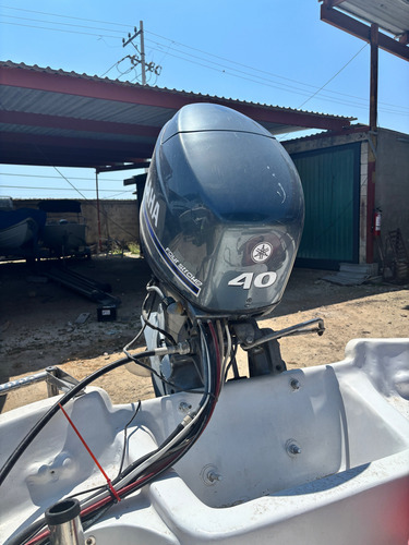 13ft Motor Yamaha 40hp 4t, Con Capacidad De Hasta 4 Personas