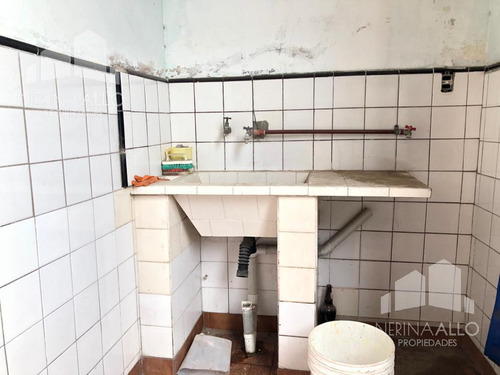 Venta Casa A Reciclar Con Fondo Amplio