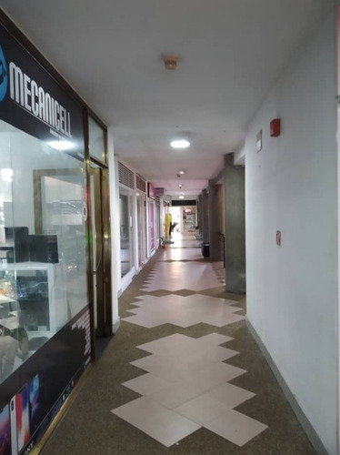 Imagen 2 de 7 de Alquilo Local Comercial De 22 M2 - Cc Rosalito, San Antonio