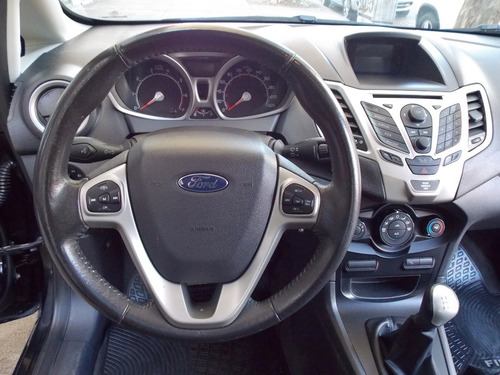 Imagen 7 de 15 de Ford Fiesta Kinetic Design 1.6 Titanium 2011 Carbone