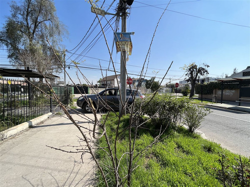 Casa En Venta De 3 Dorm. En La Cisterna