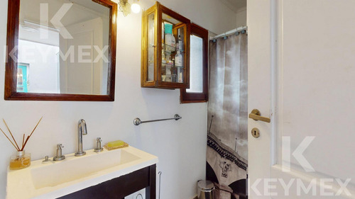 Casa, Parque, Quincho Y Pileta En Venta