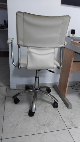 Silla Para Oficina O Pc Usada Tal Cual Las Fotos Blanco Cuero Sintético (Usado)