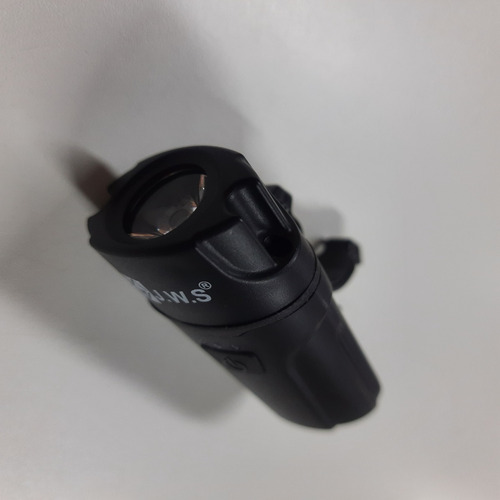 Imagem 4 de 10 de Farol J.w.s Ws-8209 Led 1500 Lumens Usb Até 9h Resiste Água