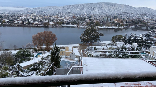 Promo!!! Alquiler Temporada Carlos Paz Con Pileta( Habilitar 15/12 Hasta 20/03) Y Frente Del Lago- Para 4-6 Perosnass