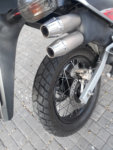 Imagen 8 de 11 de Honda Transalp 650