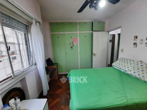 Hipolito Yrigoyen Al 2900 - Impecable Todo Sol Todo Externo