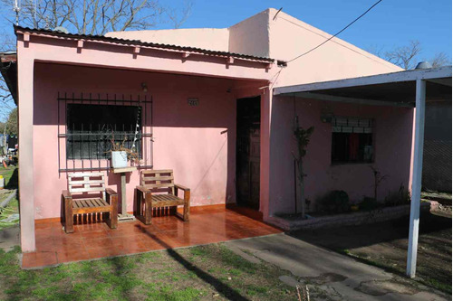 Venta Casa 4 Ambientes Y Terreno Libre