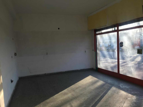 Local Con Baño Buena Ubicación Quilmes