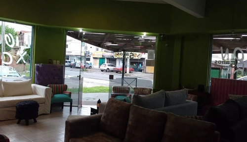 Imagen 2 de 8 de Local Esquina Zona Comercial