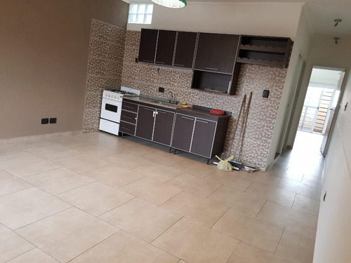 Imagen 5 de 13 de Departamento Dos Ambientes Y Medio En Venta Al Frente