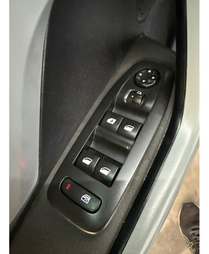 Peugeot 208 1.5 ALLURE 8V FLEX 4P MANUAL